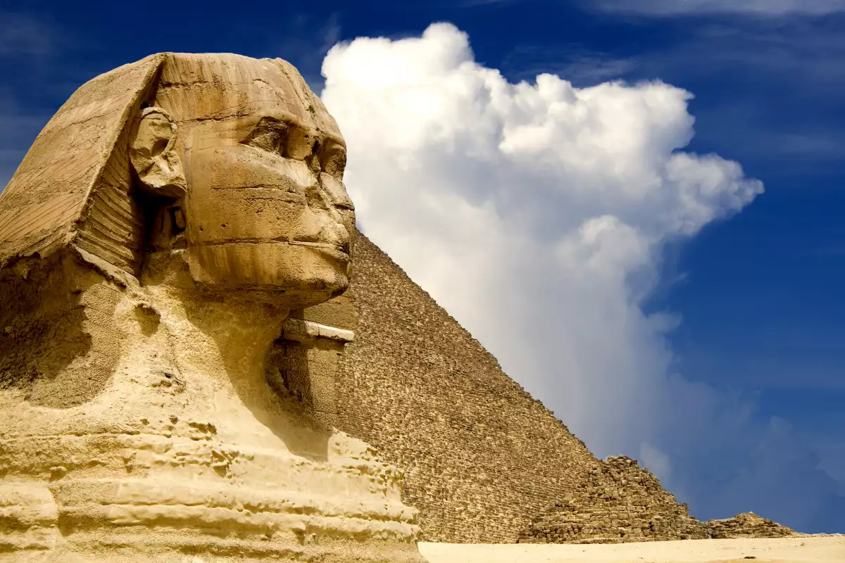 The Sphinx Built by Aliens