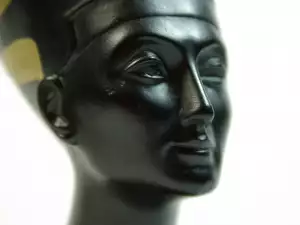 Exaggerated the beauty of Nefertiti?