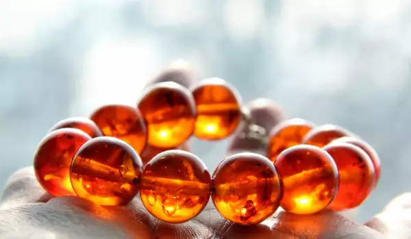 Amber - Meaning, Powers and Properties