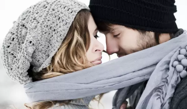 Kissing in winter